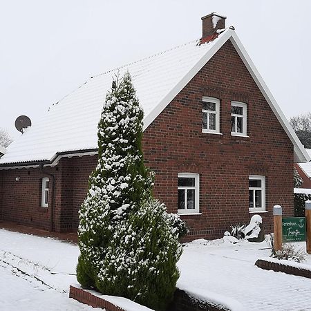 Tolles Ferienhaus In Pilsum - Ferienhaus Trientje - Mit Garten Und Ueberdachter Terrasse Bagian luar foto