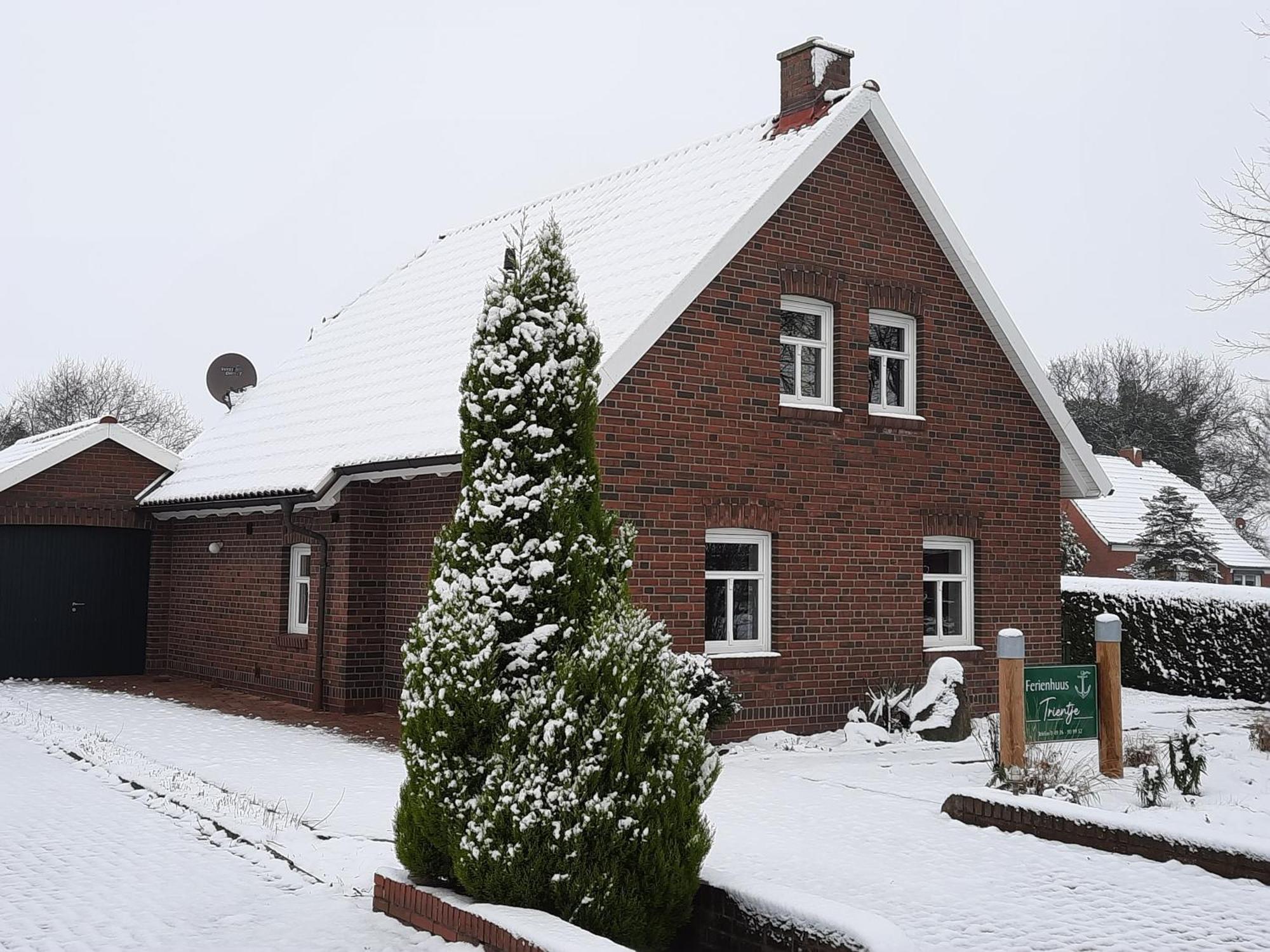 Tolles Ferienhaus In Pilsum - Ferienhaus Trientje - Mit Garten Und Ueberdachter Terrasse Bagian luar foto
