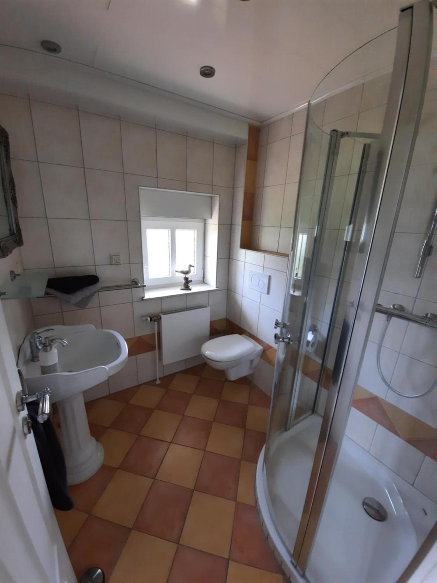 Tolles Ferienhaus In Pilsum - Ferienhaus Trientje - Mit Garten Und Ueberdachter Terrasse Bagian luar foto