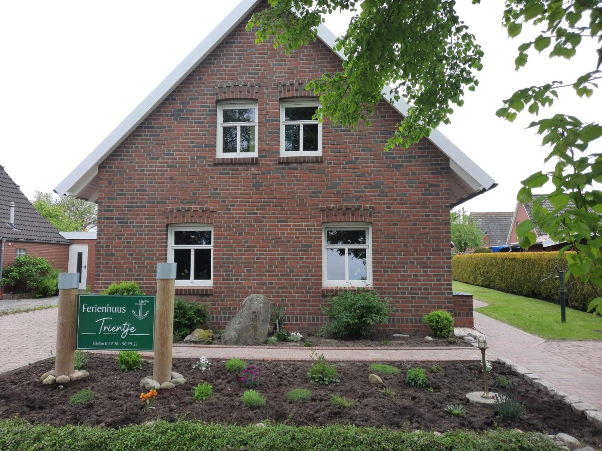 Tolles Ferienhaus In Pilsum - Ferienhaus Trientje - Mit Garten Und Ueberdachter Terrasse Bagian luar foto